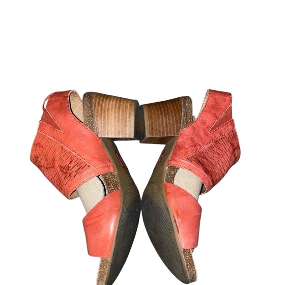 Sofft Milan ankle cuff Sandals